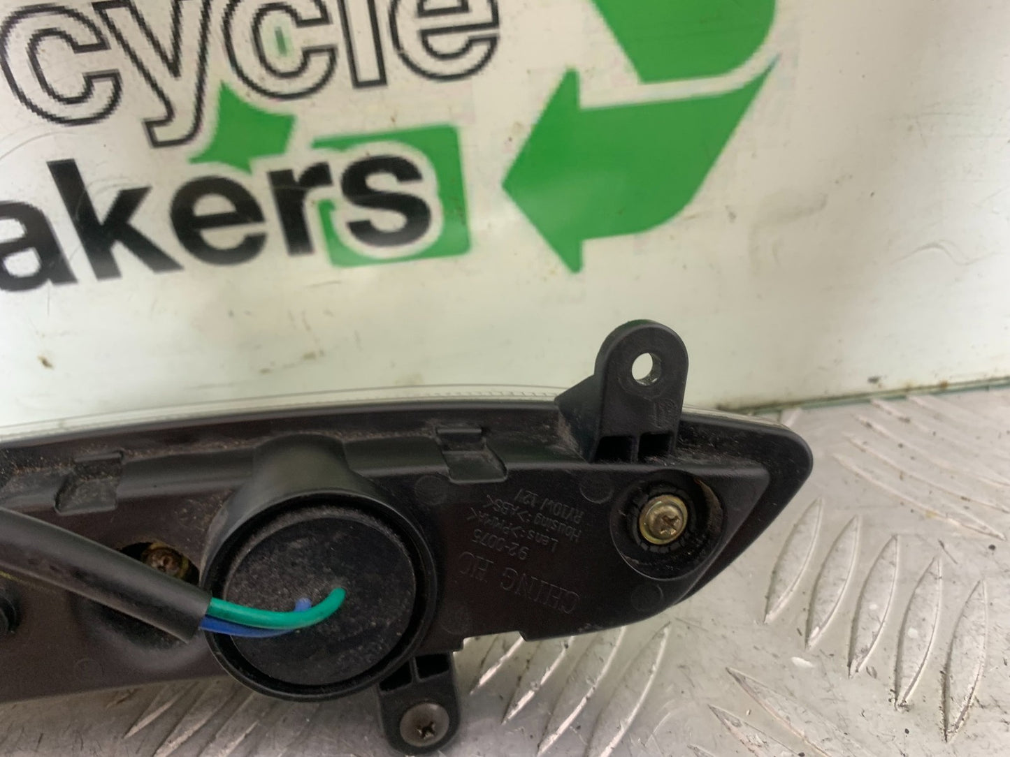 KYMCO CK1 125 FRONT RIGHT INDICATOR YEAR 2014 - 2016 (CMB1181)