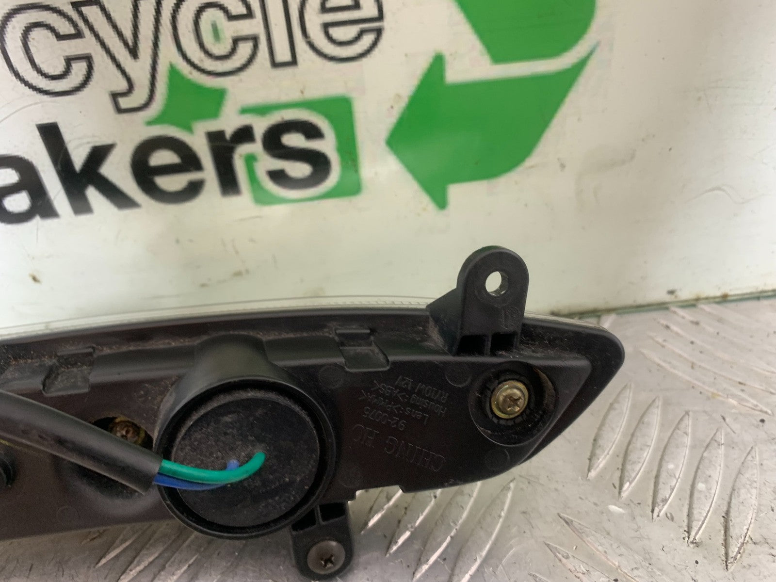 KYMCO CK1 125 FRONT RIGHT INDICATOR YEAR 2014 - 2016 (CMB1181)
