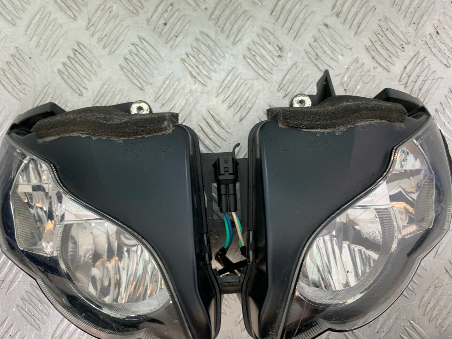 HONDA CBR1000 RR HEADLIGHT  YEAR 2008-2011 (CMB1330)