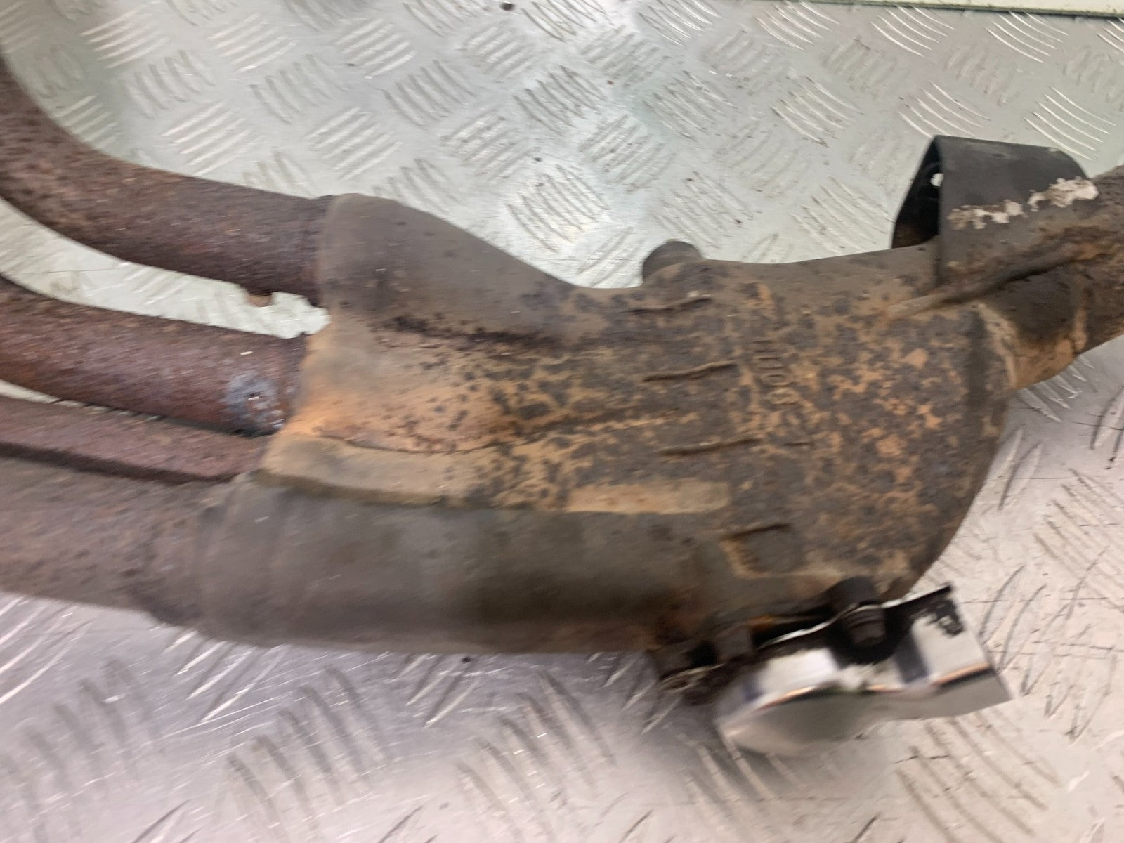 YAMAHA YZF1000 THUNDERACE  EXHAUST DOWNPIPES  YEAR 1997-2000 (CMB1204)