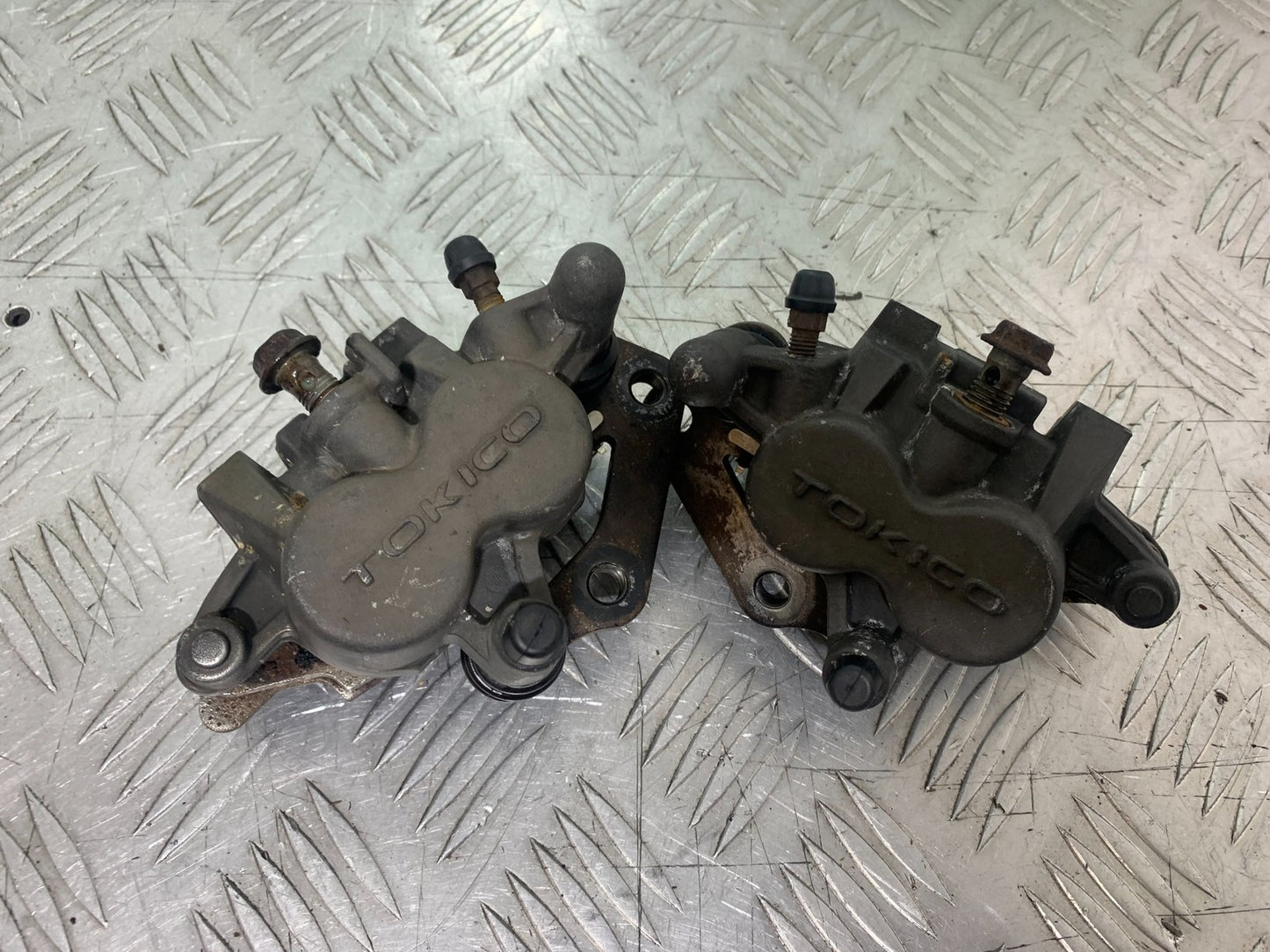 SUZUKI SV650 SV 650 mk1 FRONT BRAKE CALIPERS   YEAR 1999-2002 (CMB1208)