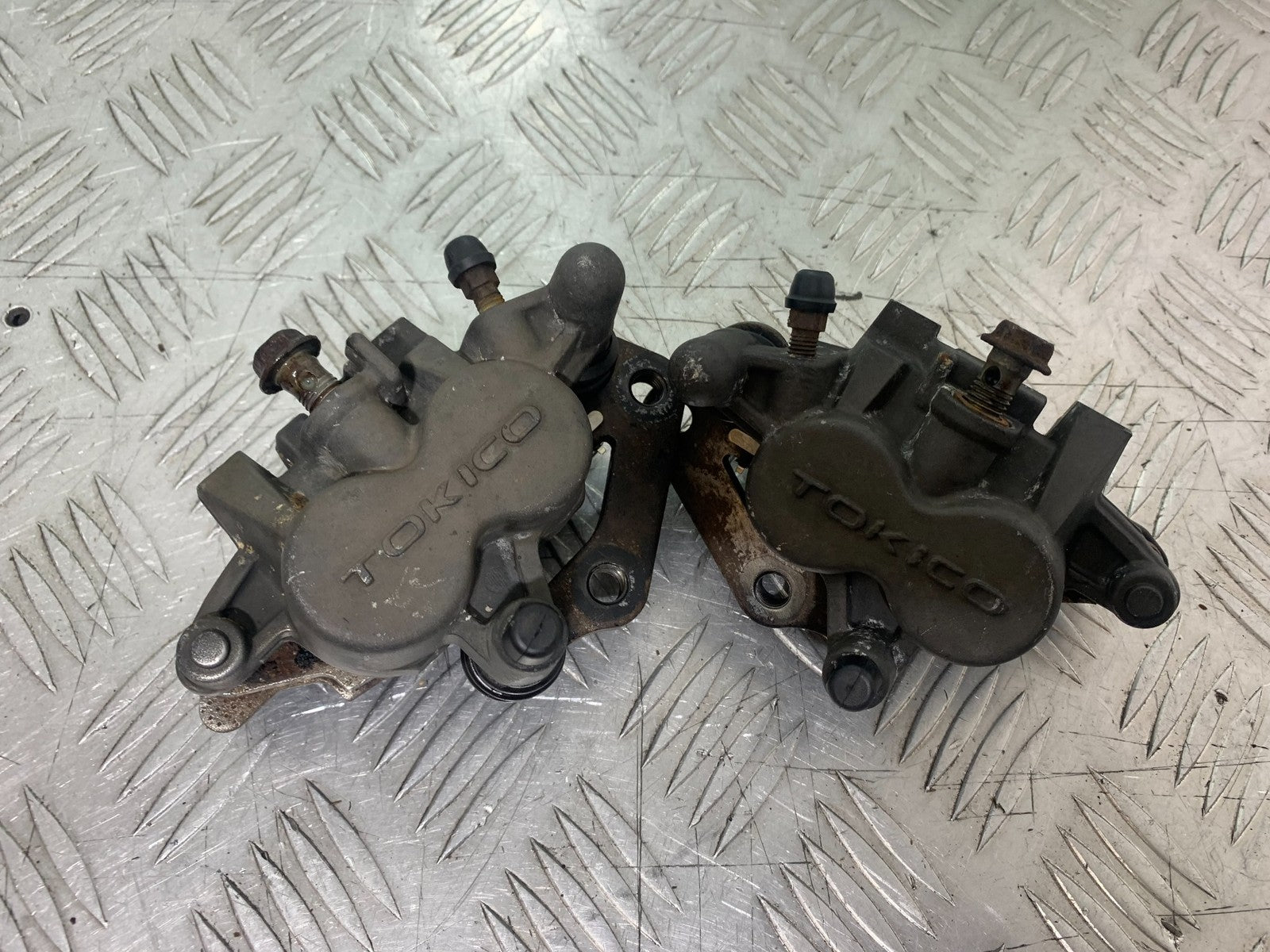 SUZUKI SV650 SV 650 mk1 FRONT BRAKE CALIPERS   YEAR 1999-2002 (CMB1208)