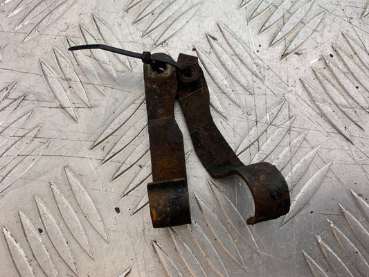 SUZUKI GSF1200 GSF 1200 BANDIT OIL COLLER LINE BRACKETS  YEAR 2001-2004(CMB1188)