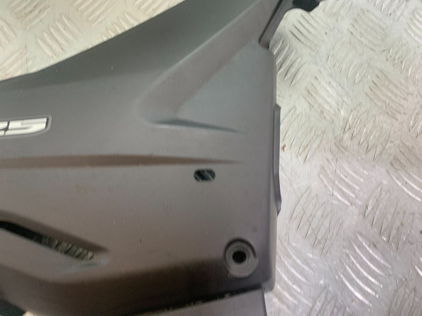 HONDA CBF125 CBF 125 RIGHT SEAT PANEL  YEAR 2009-14  (CMB1172)