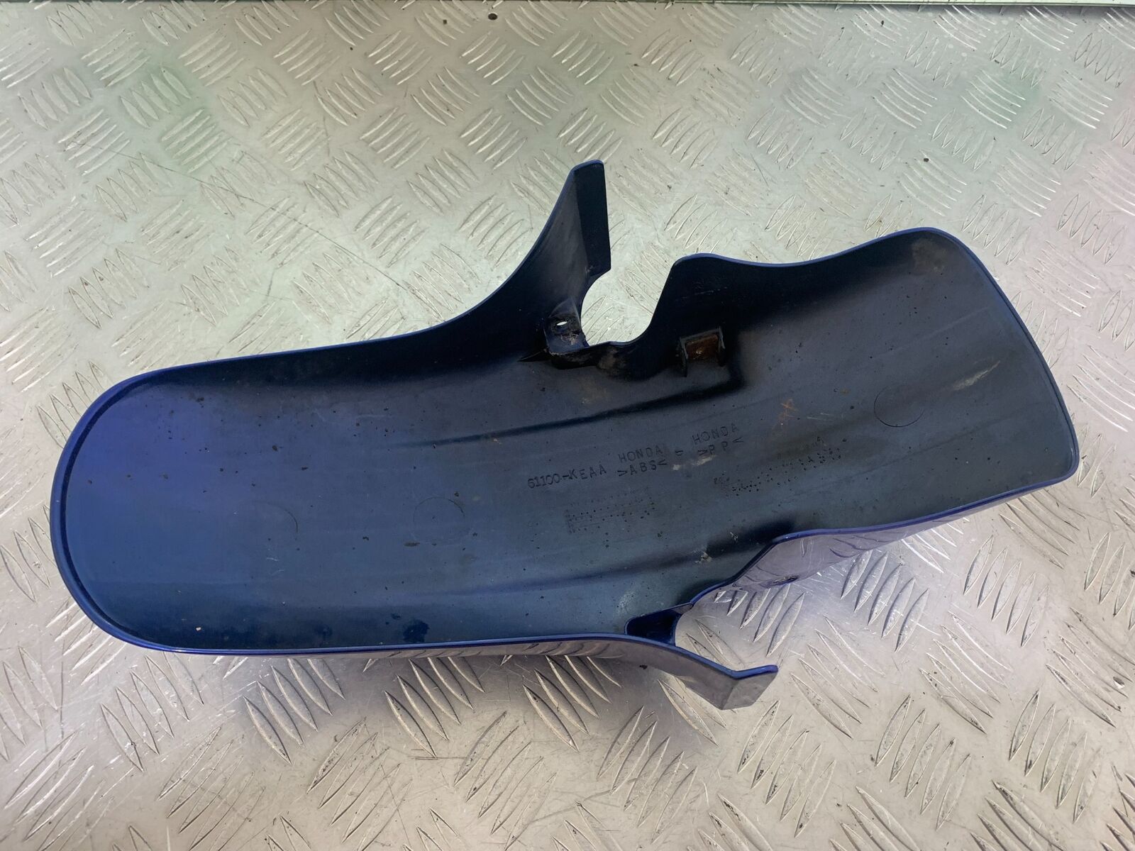 HONDA CB600 CB 600 HORNET FRONT MUDGUARD   YEAR 1998 -2002 (CMB1126)