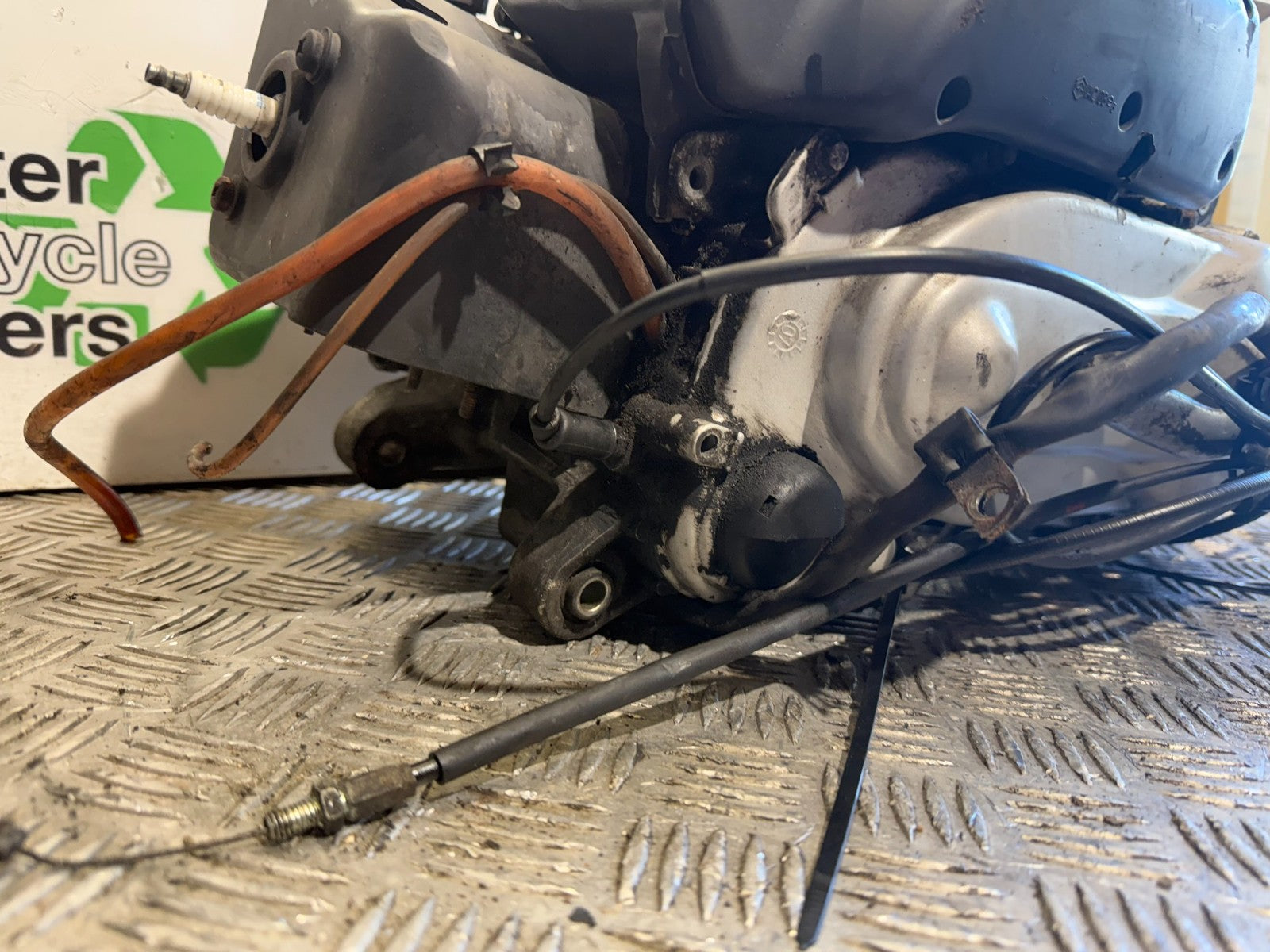 PIAGGIO VESPA LXS S 50 ENGINE YEAR 2004-2016 (CMB1290)