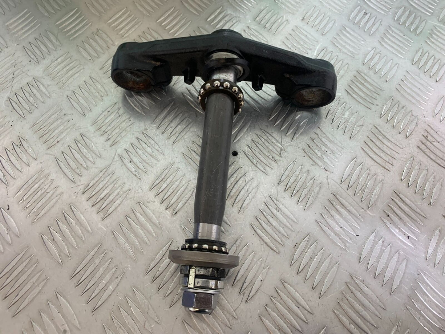 YAMAHA XJ6 XJ6-S BOTTOM YOKE   YEAR 2009-2015  (CMB1070)