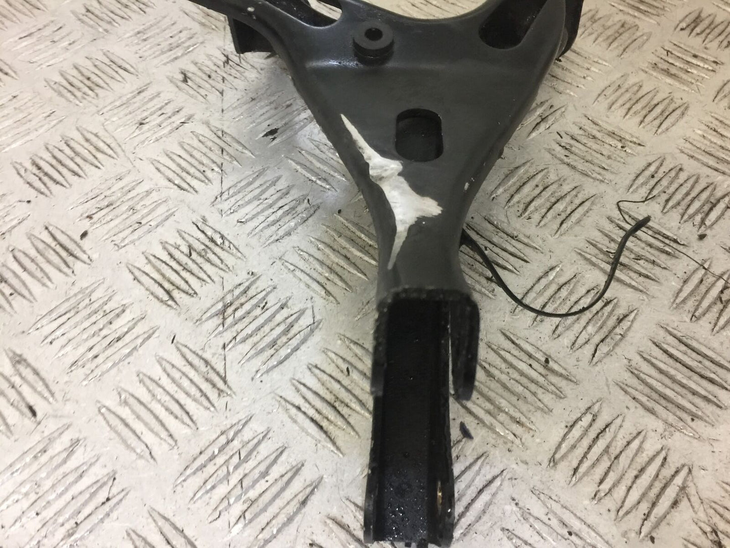 KAWASAKI ZX6R ZX6 G FAIRING BRACKET YEAR 1998-99 (STOCK 684)