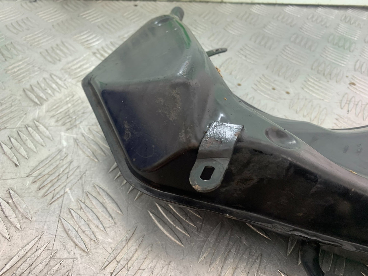 APRILIA RSV1000 R FACTORY MILLE OIL TANK  2004-09 (CMB1203)