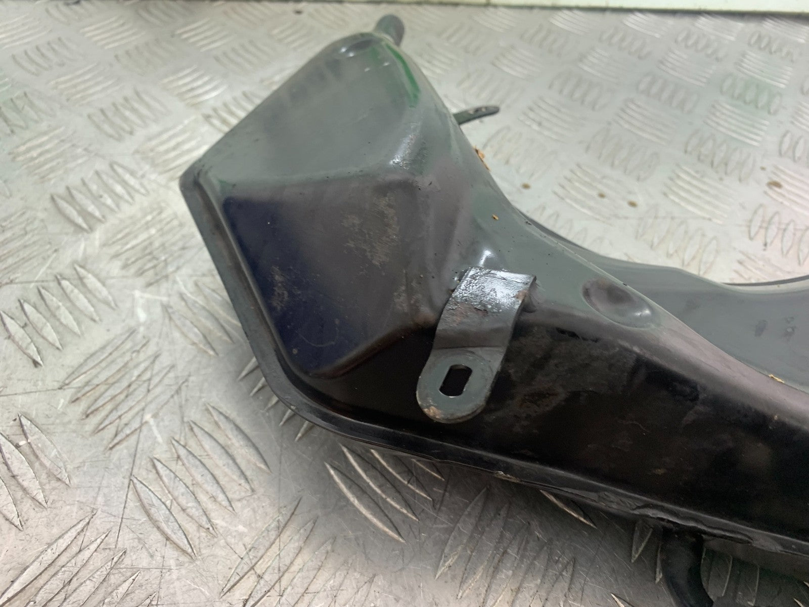 APRILIA RSV1000 R FACTORY MILLE OIL TANK  2004-09 (CMB1203)
