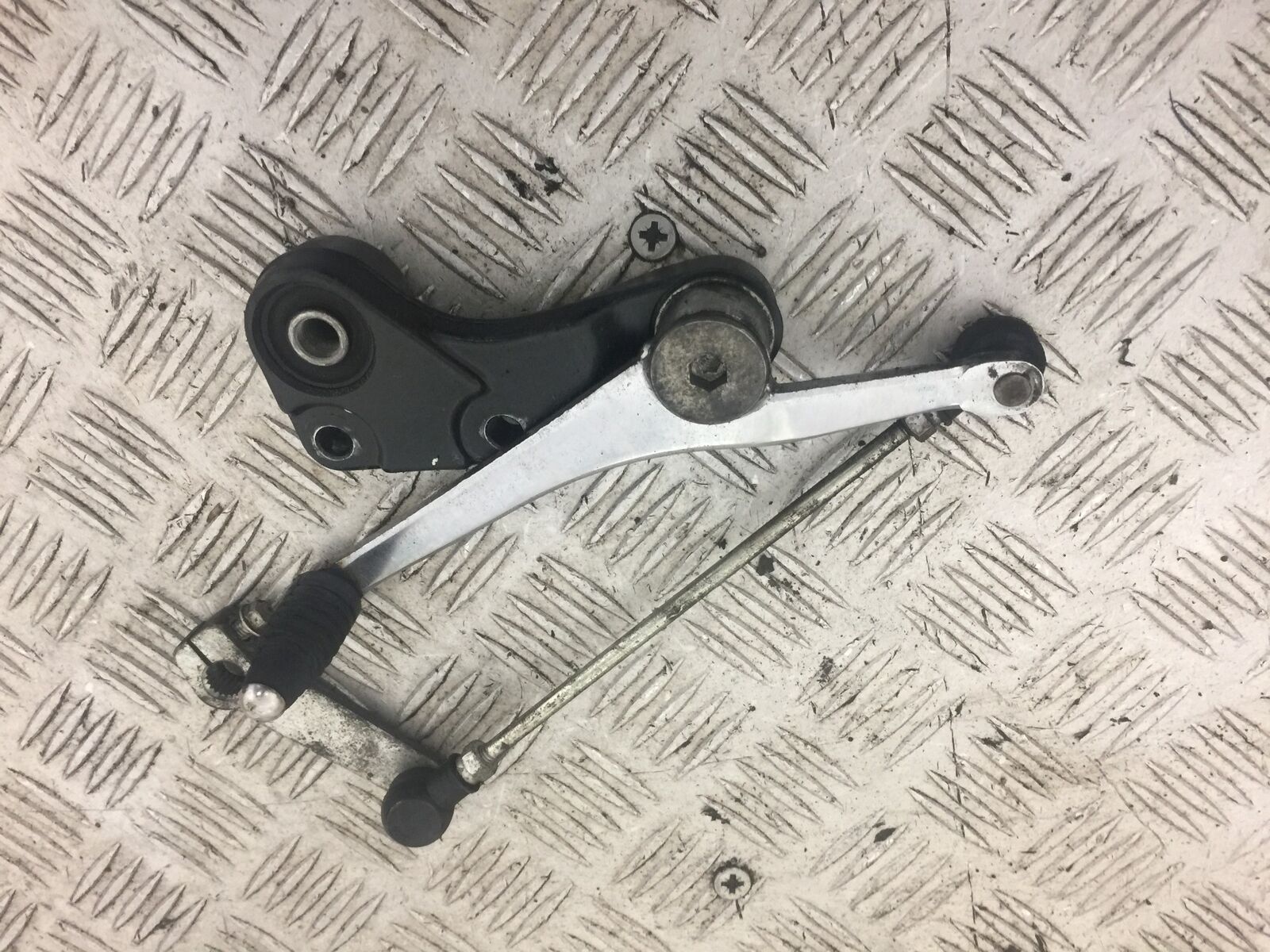 SUZUKI GSF1250 GEAR LEVER    YEAR 2012-2014 (STOCK 650)