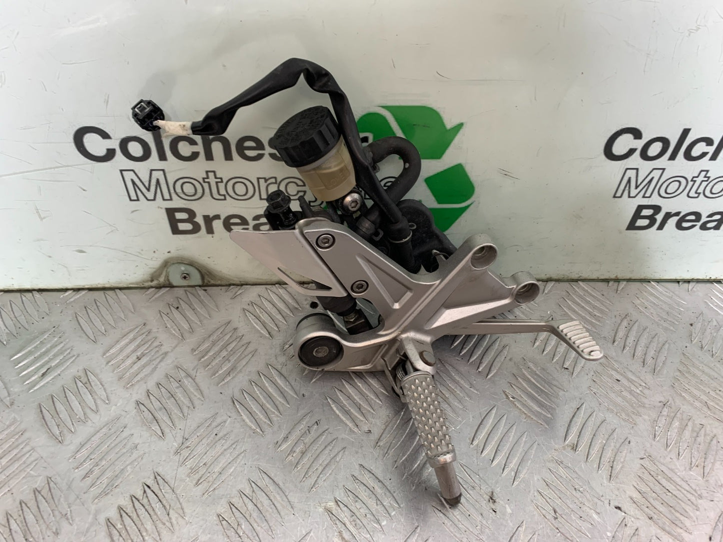 HONDA CBR1000 RR FRONT RIGHT HANGER  YEAR 2008-2011 (CMB1330)
