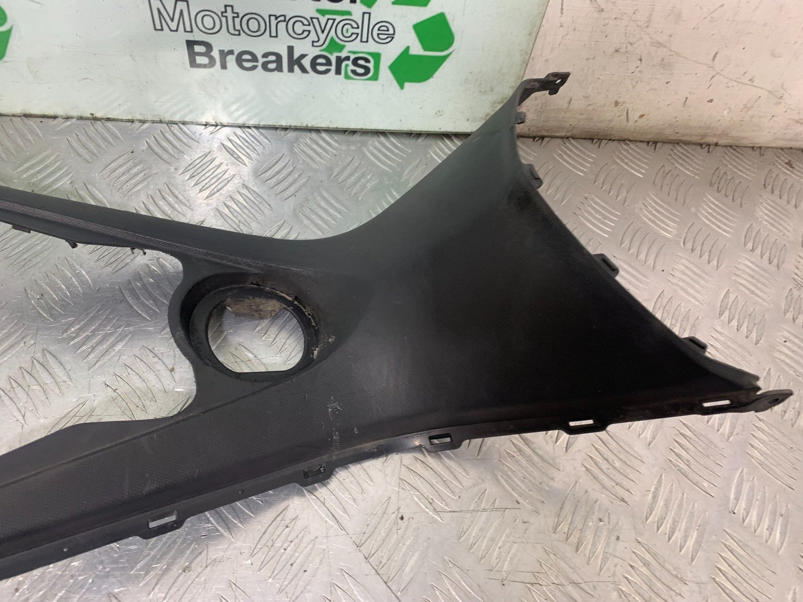 YAMAHA XMAX 125 XMAX-125 INFILL PANEL YEAR 2015-2020  (CMB1266)