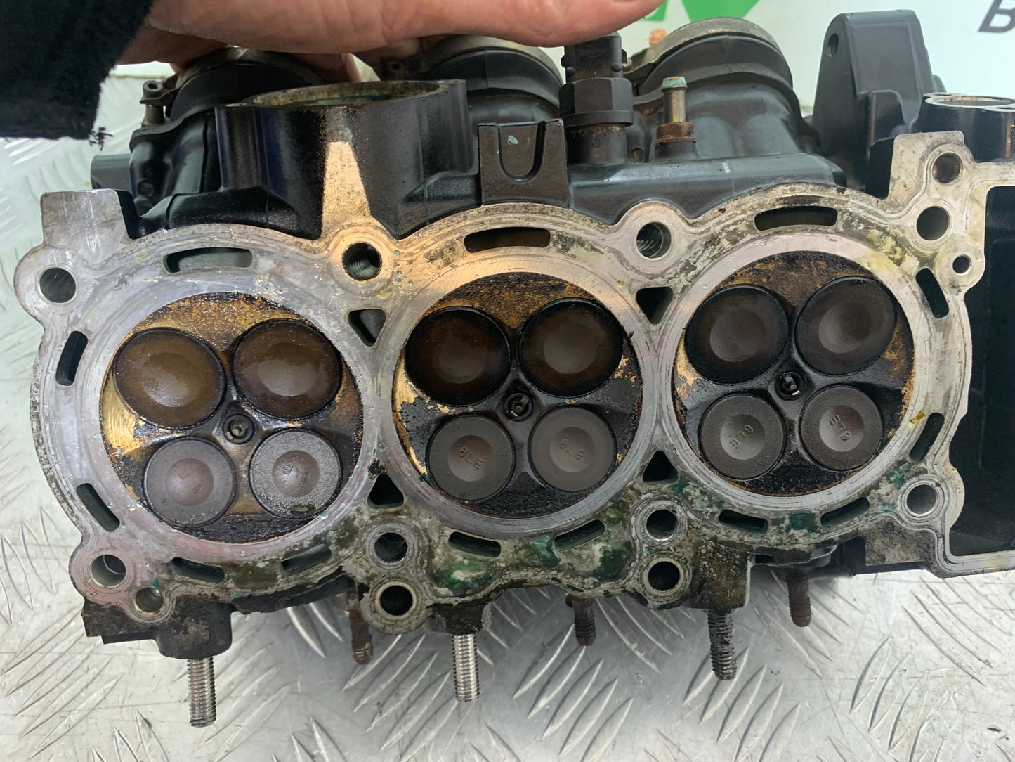 TRIUMPH 675 STREET TRIPLE R CYLINDER HEAD AND CAMS   YEAR 2012 (CMB1221)