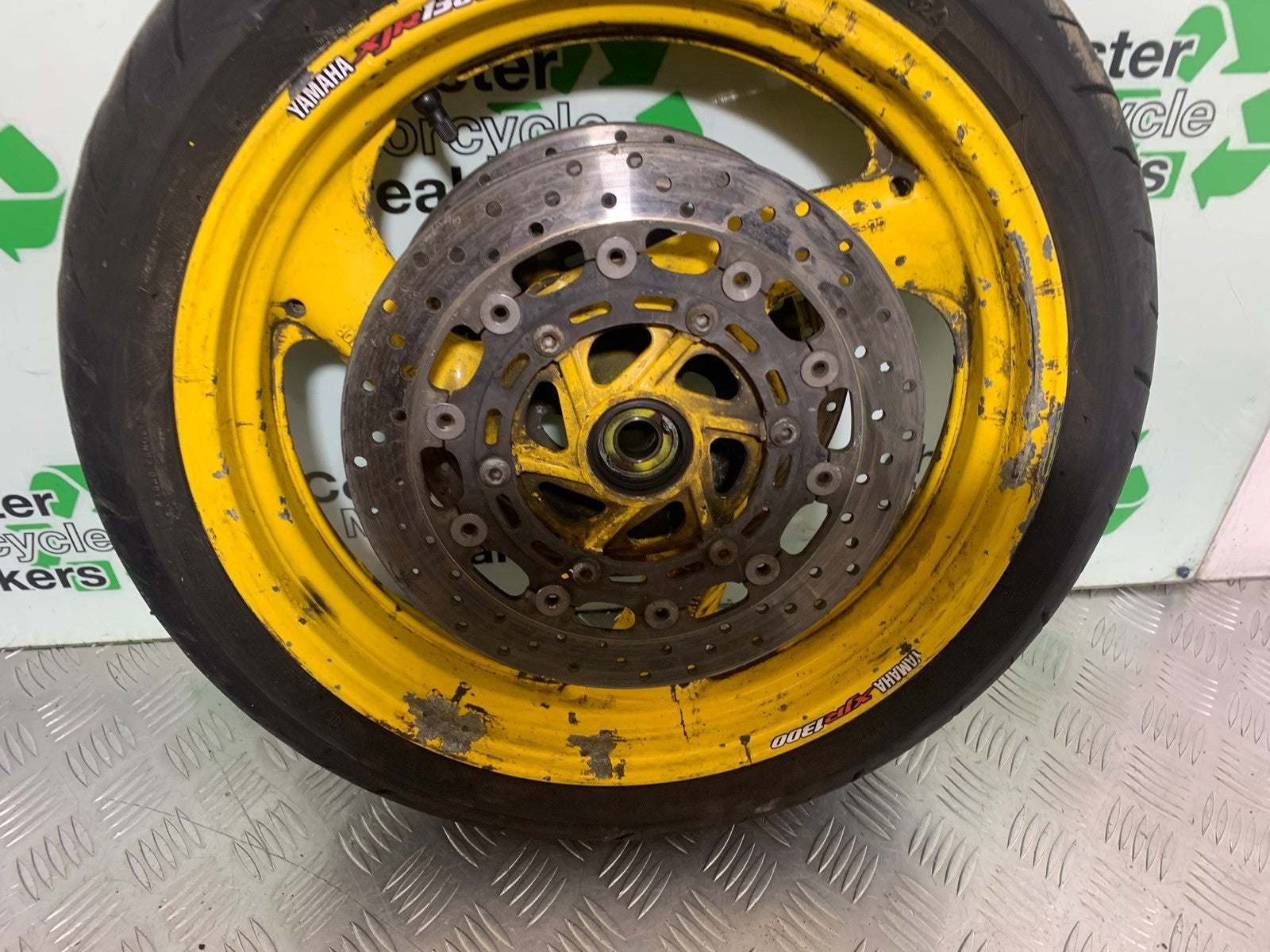 YAMAHA XJR1300 XJR 1300 FRONT WHEEL  YEAR  1999-2003 (CMB1119)