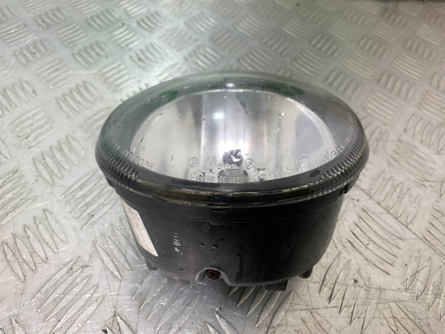 PIAGGIO VESPA GTS 125 HEADLIGHT YEAR 2009-2014  (CMB1261)