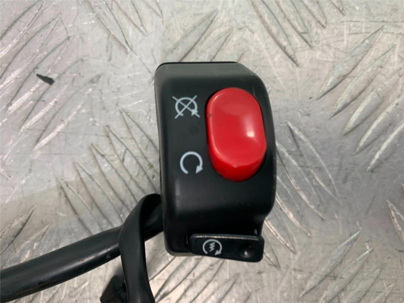 TRIUMPH 675 STREET TRIPLE RX RIGHT SWITCH GEAR  2015- 2017 (CMB1299)
