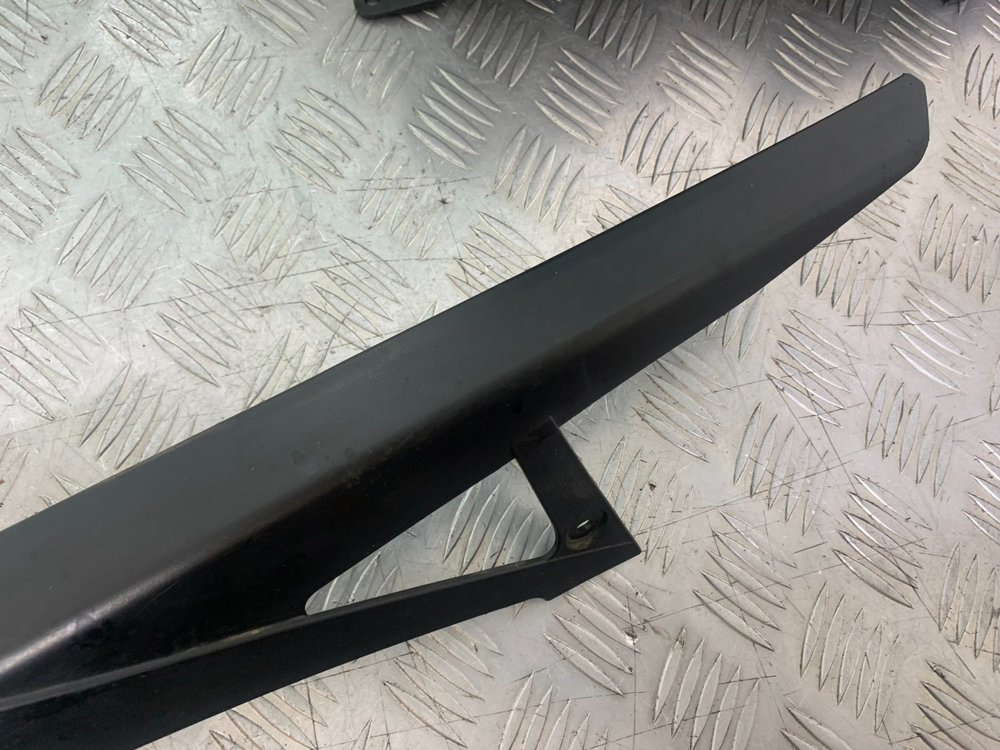 YAMAHA XJ6 XJ6-S CHAIN GUARD  YEAR 2009-2015  (CMB1212)