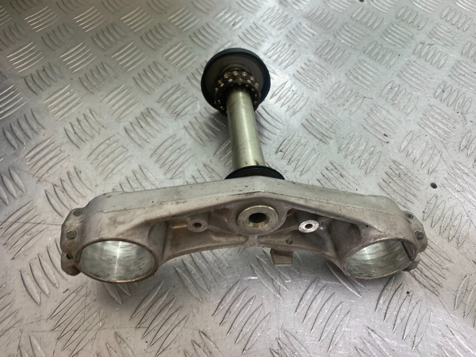 SUZUKI GSXR750 GSXR 750 K4 K5 BOTTOM YOKE  2004-2005 (CMB1319)