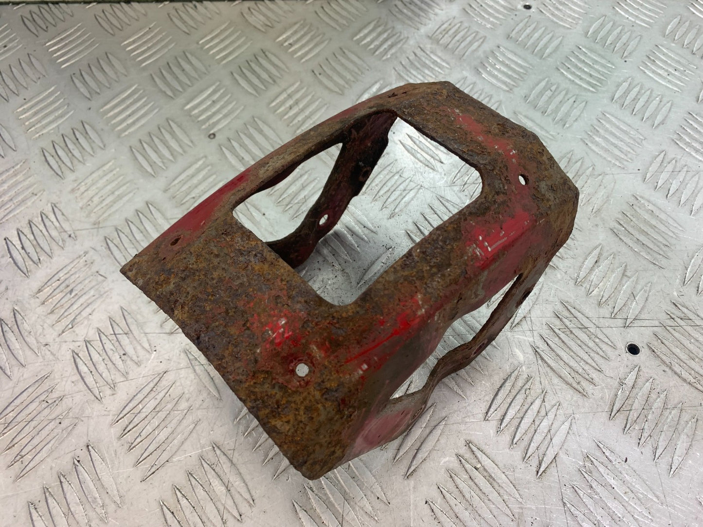 KAWASAKI GT550 GT 550 FRONT MUDGUARD BRACE   YEAR 1989-1994