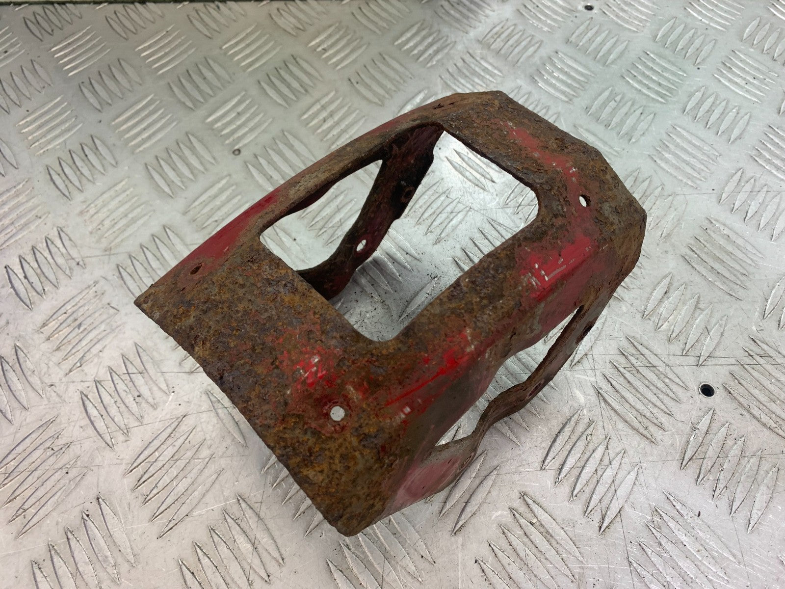 KAWASAKI GT550 GT 550 FRONT MUDGUARD BRACE   YEAR 1989-1994