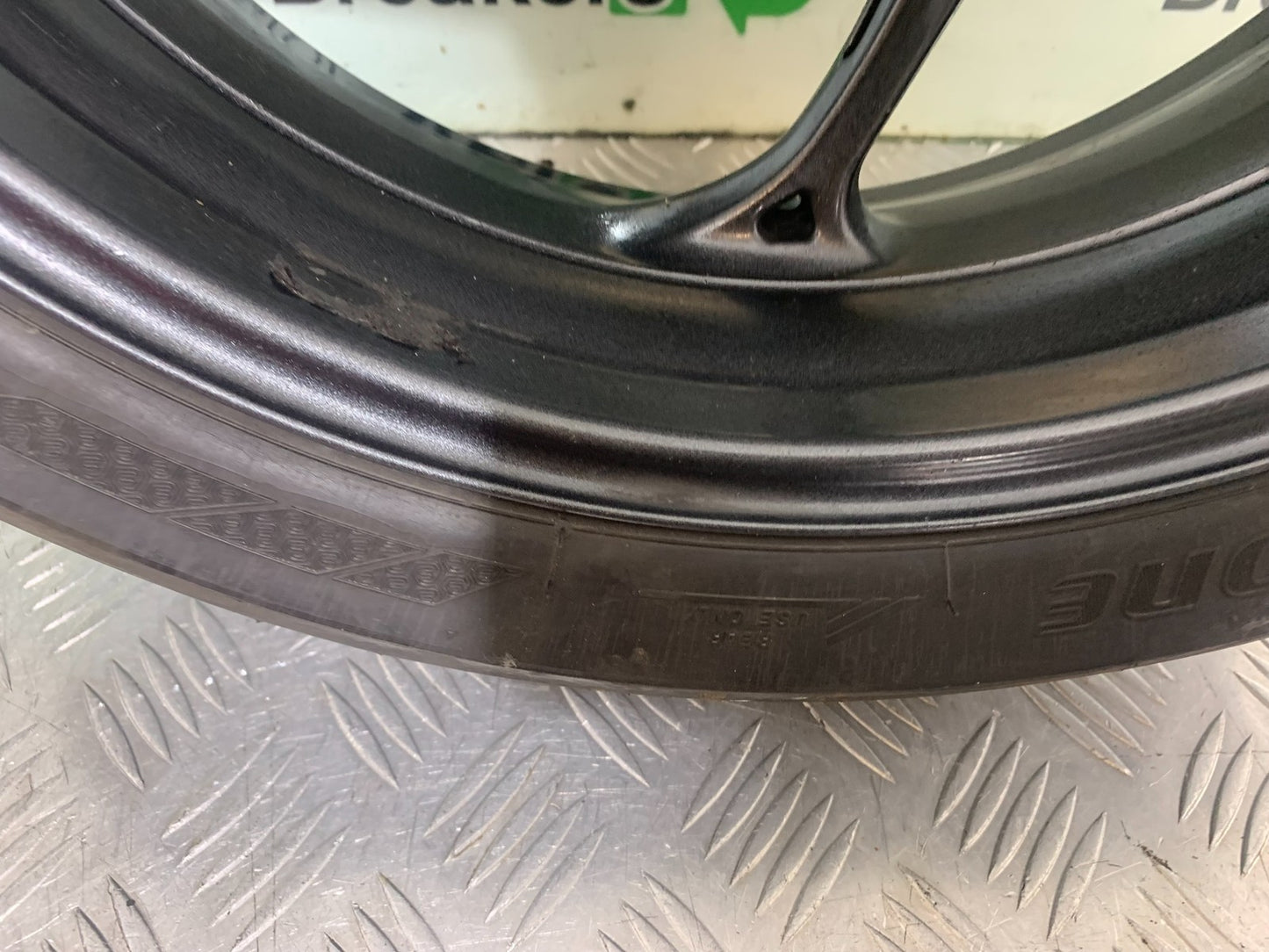 TRIUMPH 675 STREET TRIPLE REAR WHEEL  2013-2016 (CMB1186)