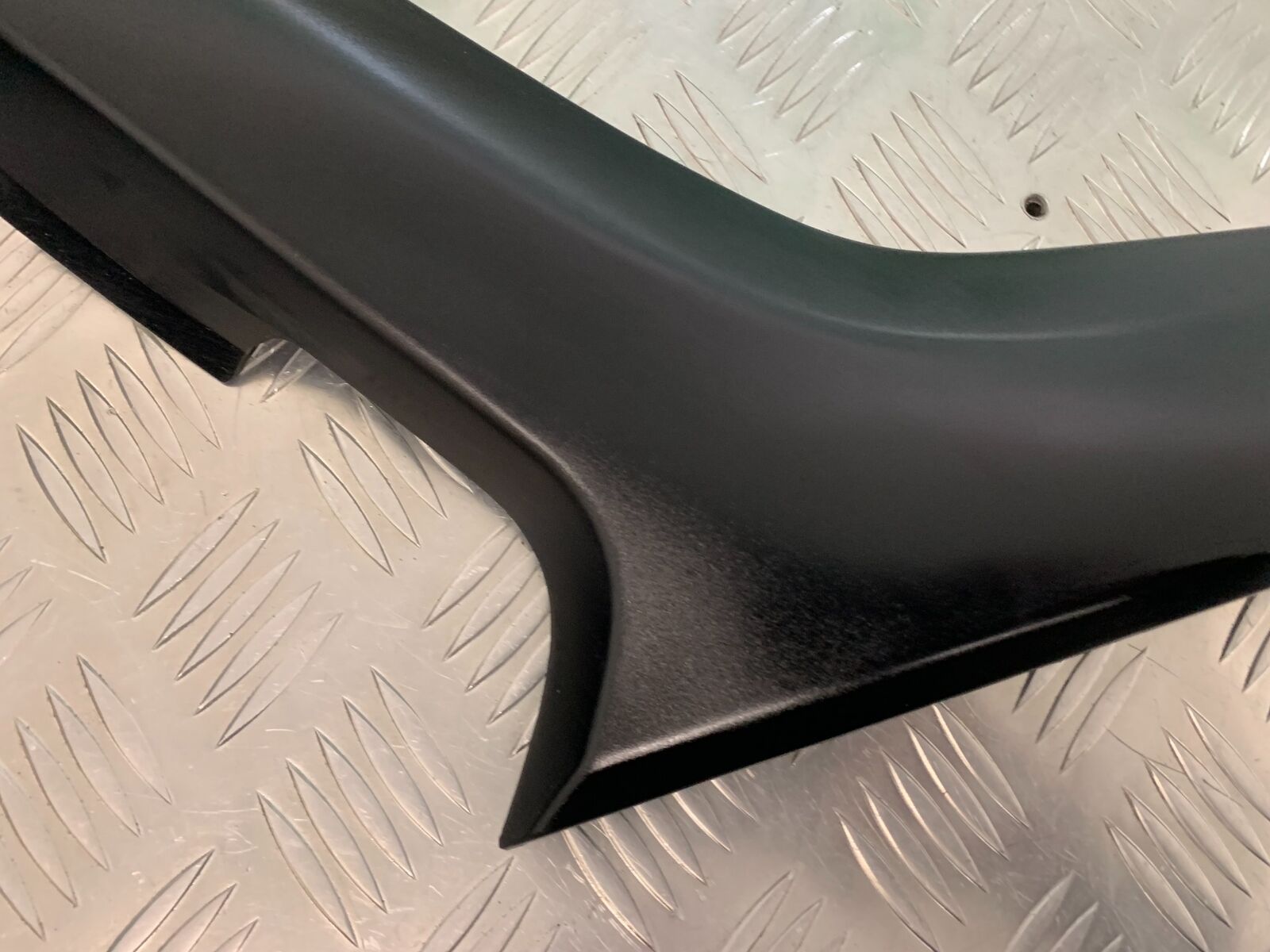 SUZUKI DL 650 V-STROM SIDE INFILL PANEL   YEAR 2006 2011 (STOCK 954)
