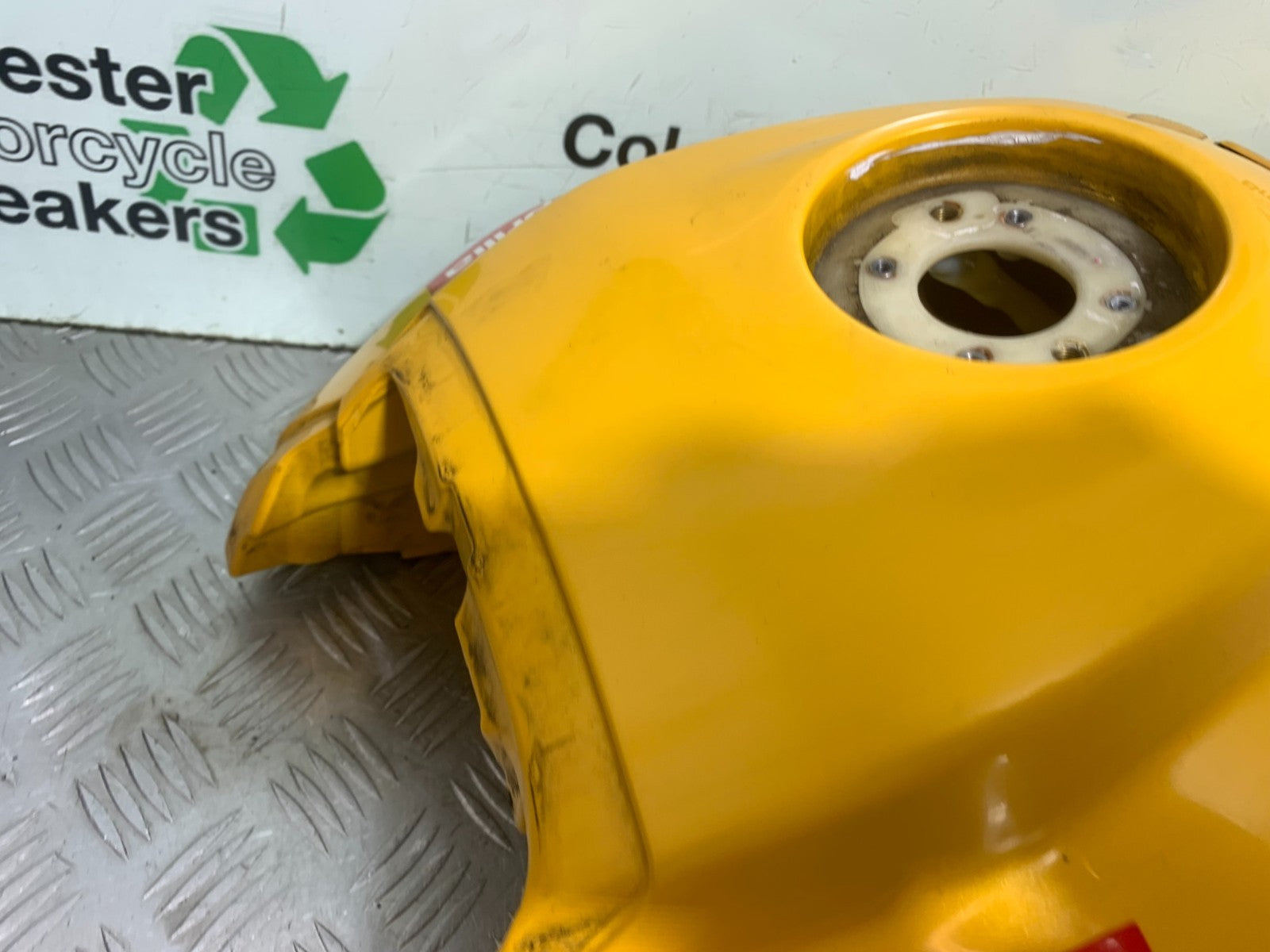 APRILIA TUONO 1000 V4R PETROL TANK   YEAR 2011-13  (CMB1331)