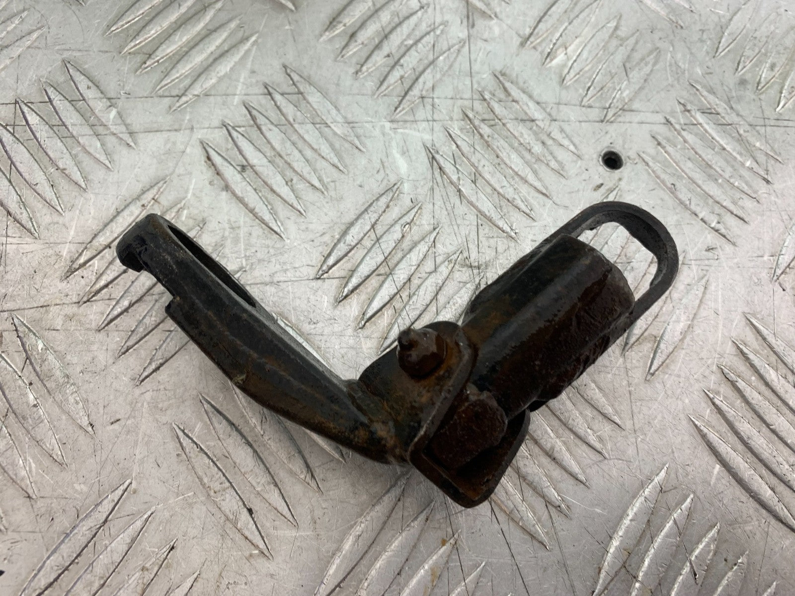 KAWASAKI KLR250 KLR 250 FRONT RIGHT FOOTPEG  YEAR 1984-2001 (CMB1225)
