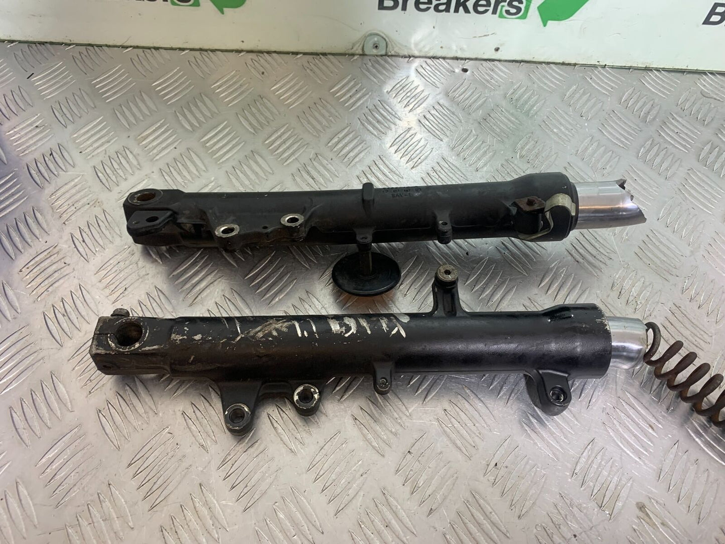SUZUKI DL 650 V-STROM FORK BOTTOMS YEAR 2020 (CMB1117)