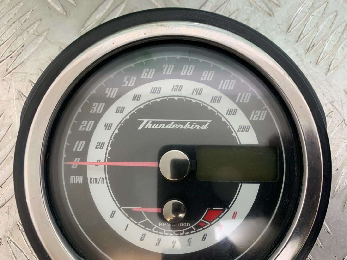 TRIUMPH THUNDERBIRD 1600 CLOCKS SPEEDO DASH  YEAR 2011 (CMB1107)