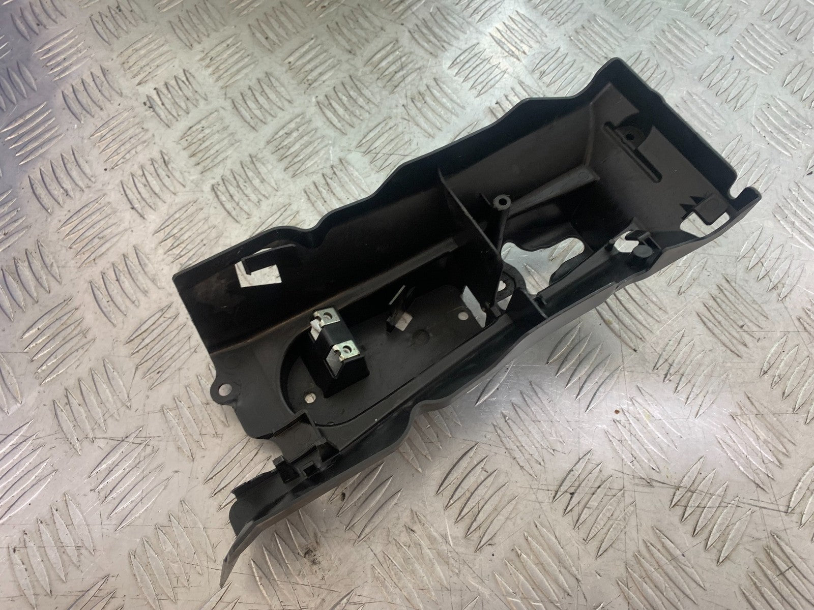 YAMAHA YZF R1 14 B BIG BANG UNDERTRAY  2009-14 (CMB1175)