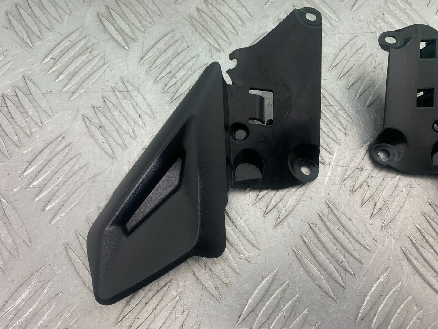 TRIUMPH 675 STREET TRIPLE RX LEFT AND RIGHT INFILLS  2015-2017 (CMB1299)