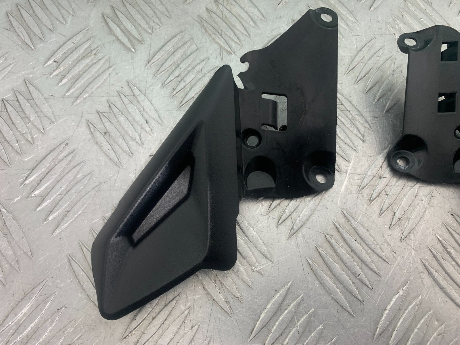 TRIUMPH 675 STREET TRIPLE RX LEFT AND RIGHT INFILLS  2015-2017 (CMB1299)