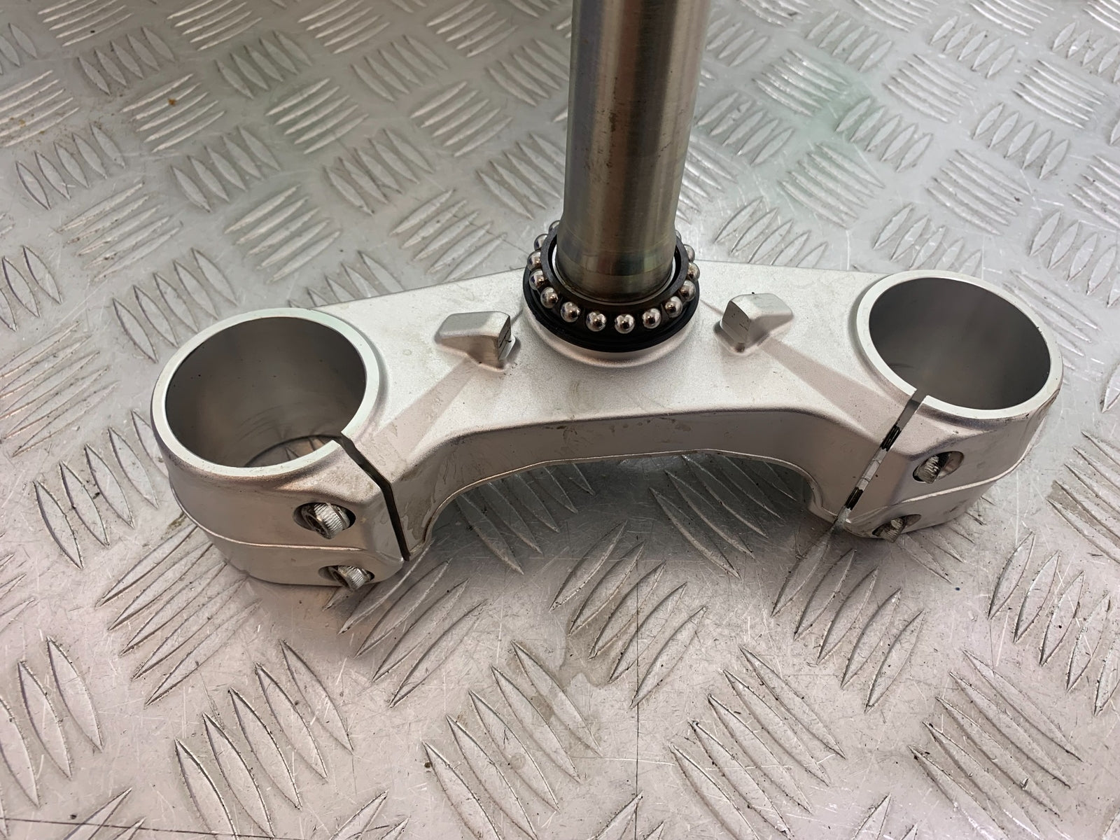 MV AGUSTA 800 F3 BOTTOM YOKE  YEAR 2013-2016 (CMB1152)