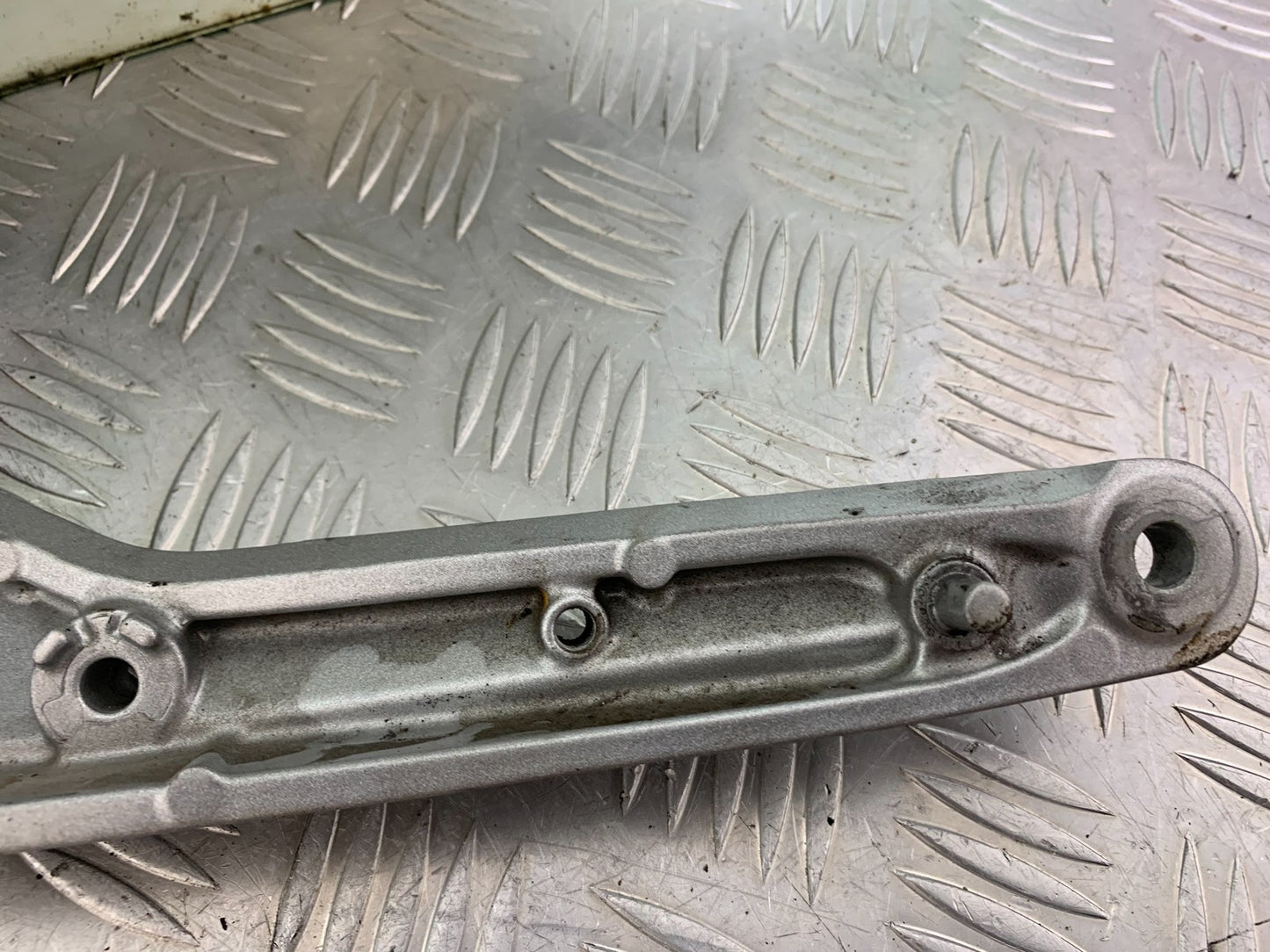 KTM 690 DUKE R LC4 LEFT SUBFRAME YEAR 2012-2015  (CMB1180)