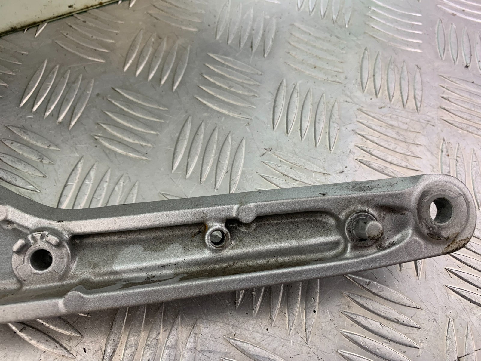 KTM 690 DUKE R LC4 LEFT SUBFRAME YEAR 2012-2015  (CMB1180)