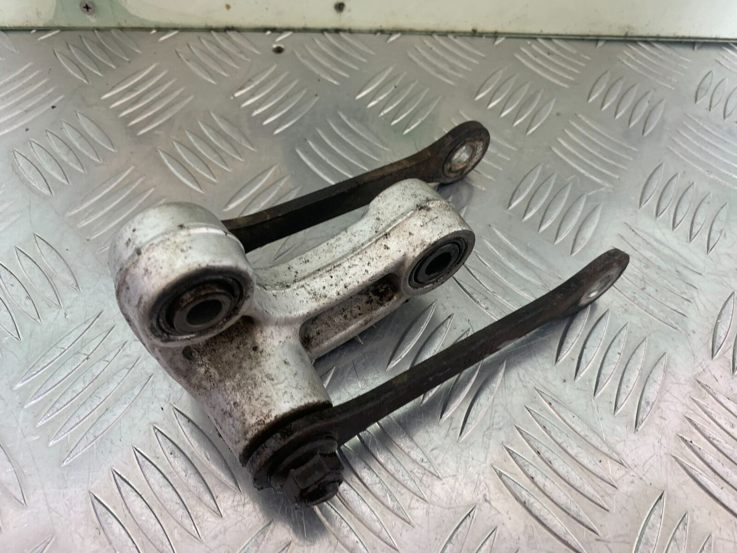 SUZUKI DL 650 V-STROM REAR SHOCK LINKAGE  YEAR 2016 (STOCK 996)