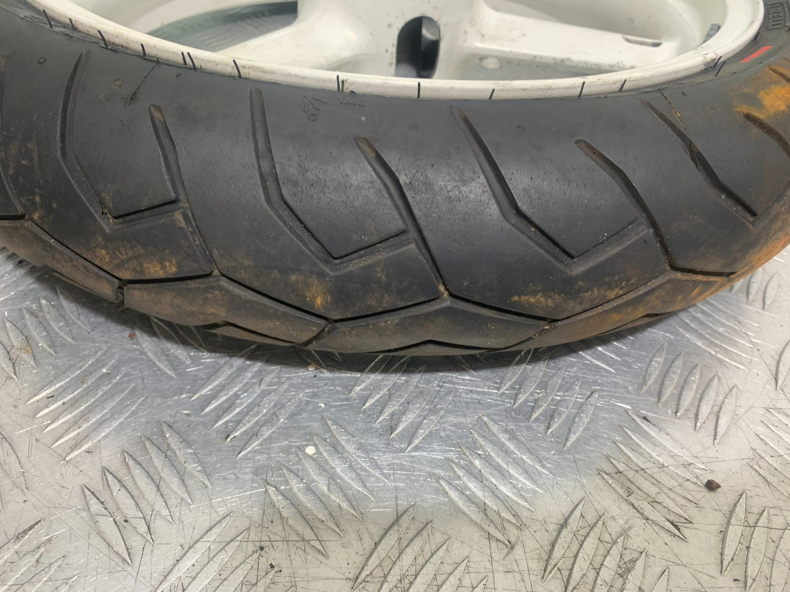 SUZUKI GSXR600 GSXR 600 K1 K2 K3 FRONT WHEEL  1999-03 (CMB1284)