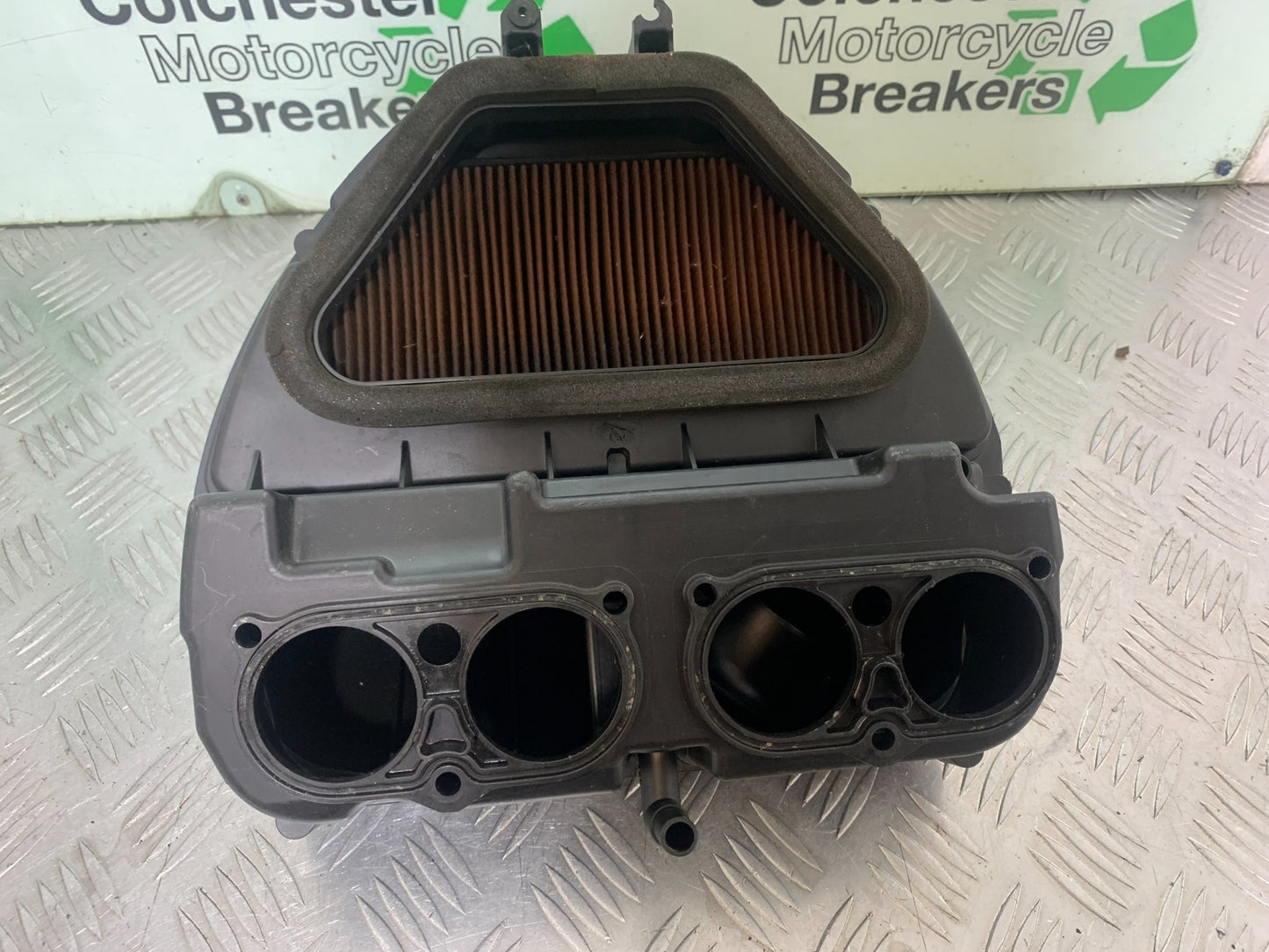 YAMAHA YZF R1 AIRBOX  YEAR 2004-2006 (CMB1155)