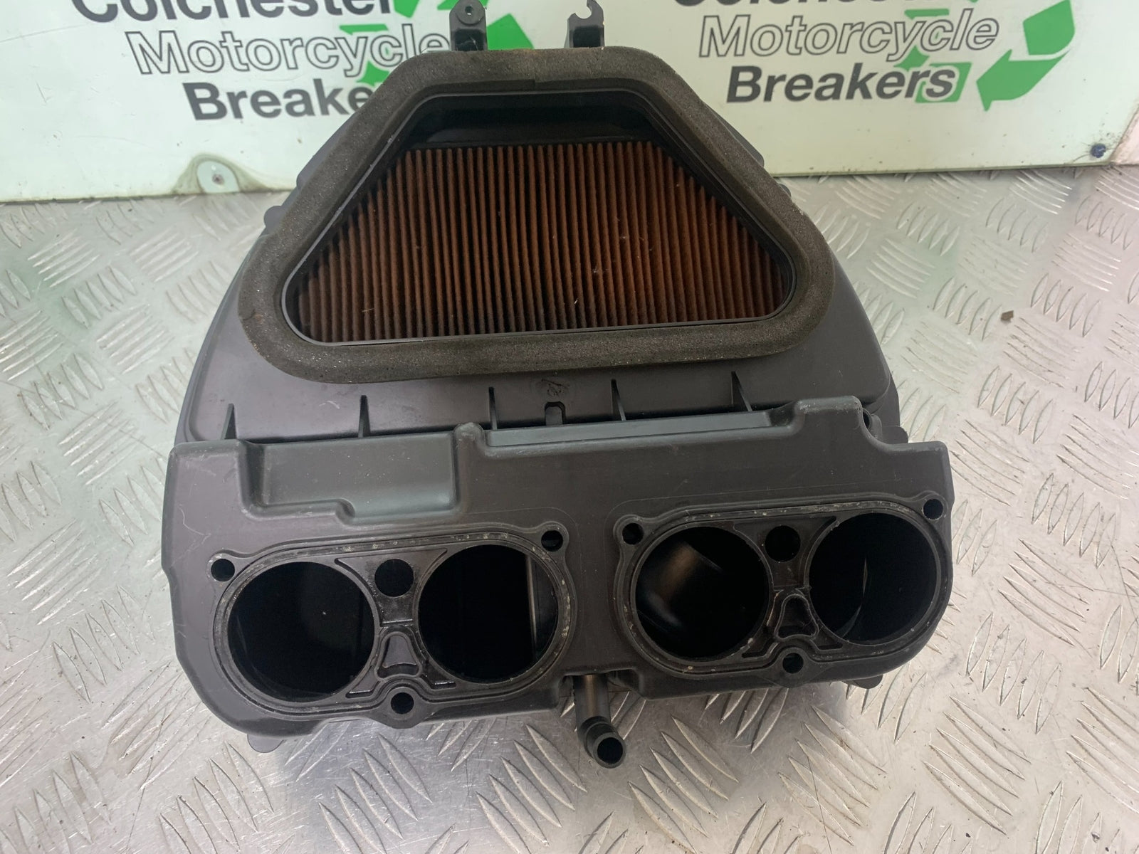 YAMAHA YZF R1 AIRBOX  YEAR 2004-2006 (CMB1155)