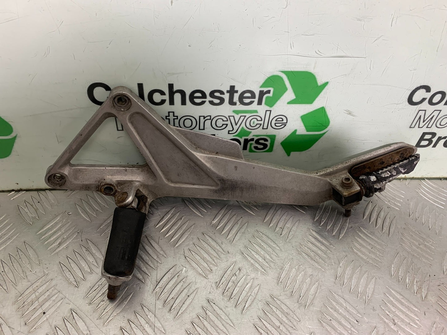 HONDA CB600 CB 600 HORNET LEFT HANGER  YEAR 1998-2002 (CMB1297)