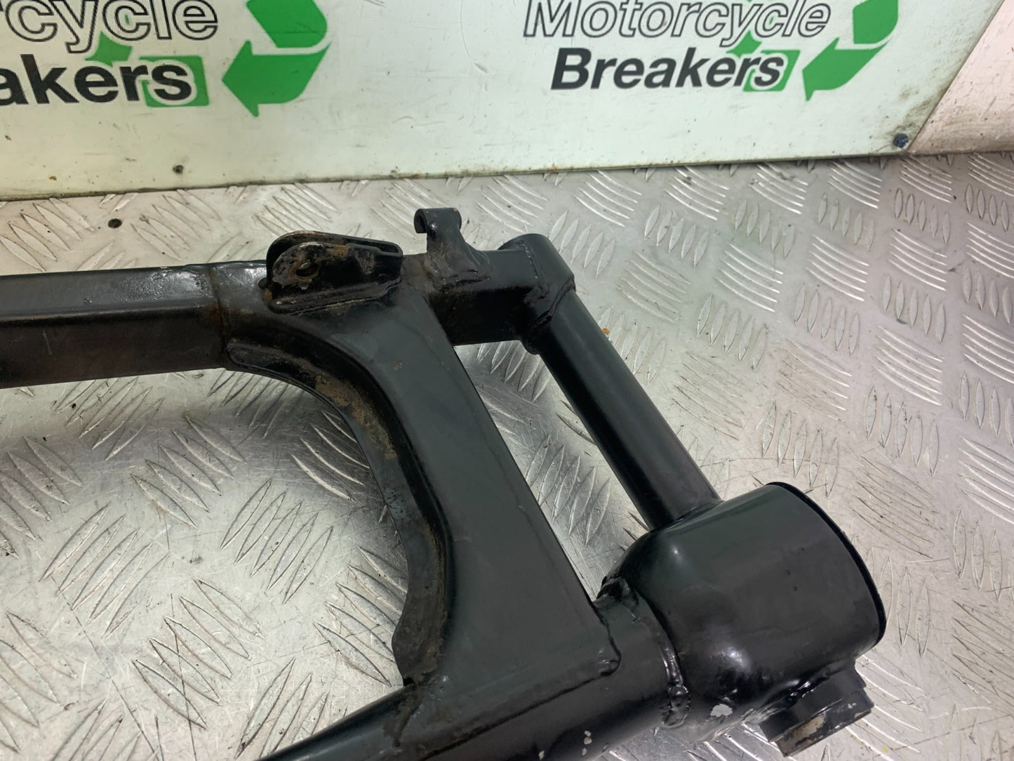 HONDA VT700 VT 700 SHADOW SWINGARM  YEAR 1984-85 (CMB1328)