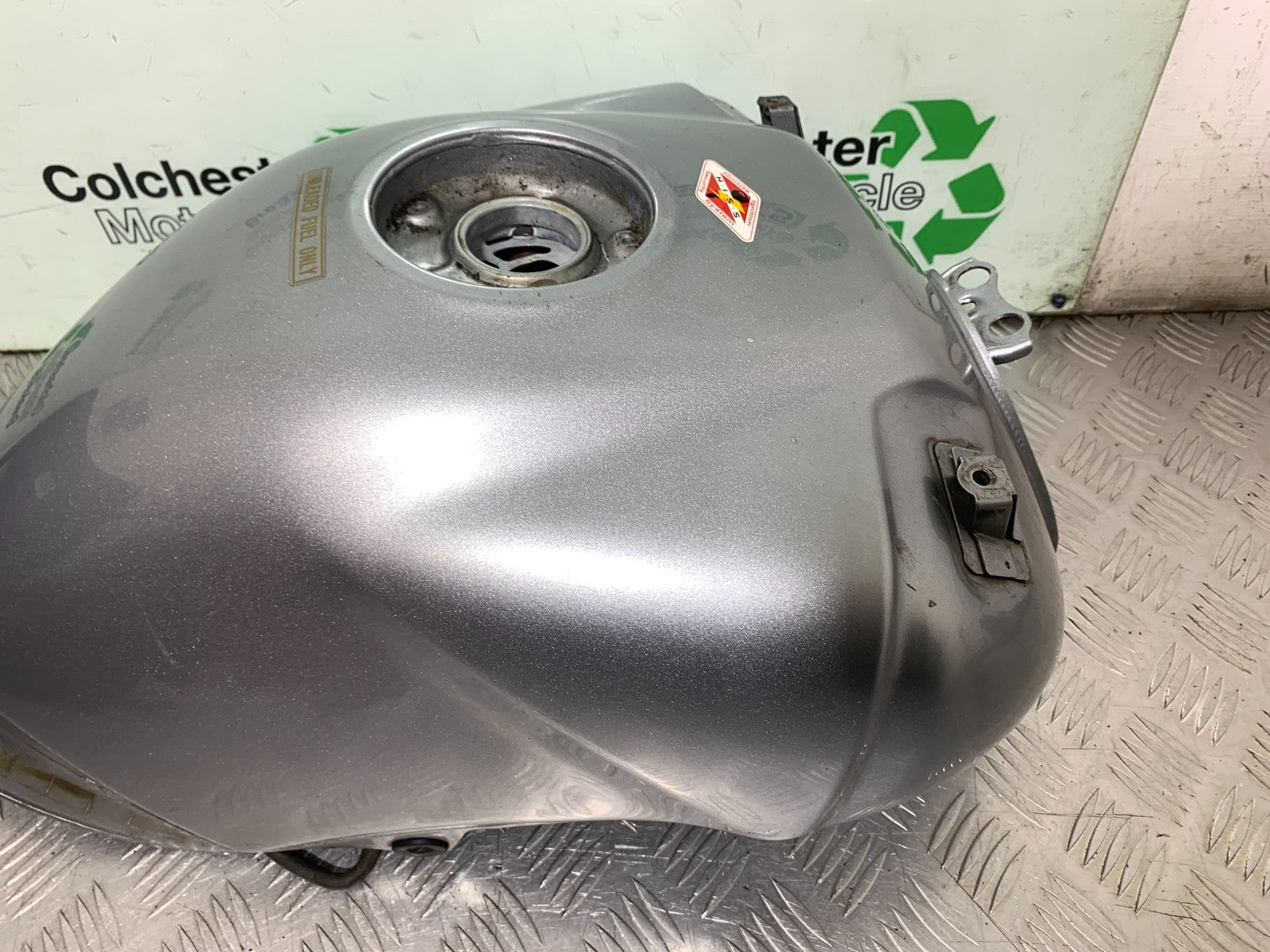HONDA CBF600 CBF 600 PETROL TANK   YEAR 2004 -07 (CMB1247)