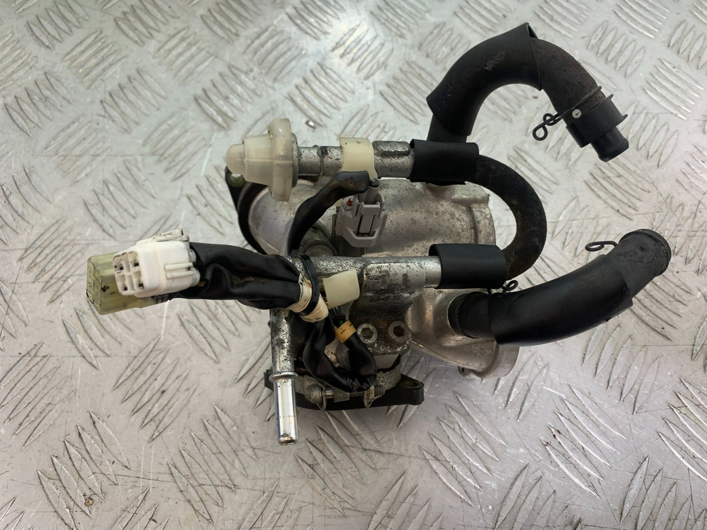 YAMAHA XVS 1300 MIDNIGHT STAR INJECTOR AND MANIFOLDS   YEAR 2007-16 (CMB1200)