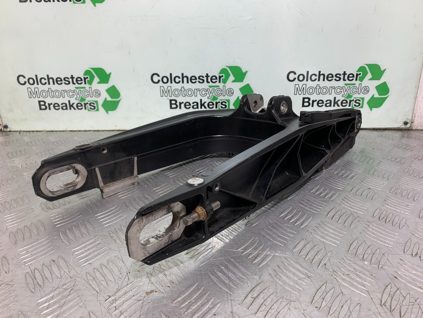 KTM 690 DUKE R LC4 SWINGARM YEAR 2012-2015  (CMB1180)