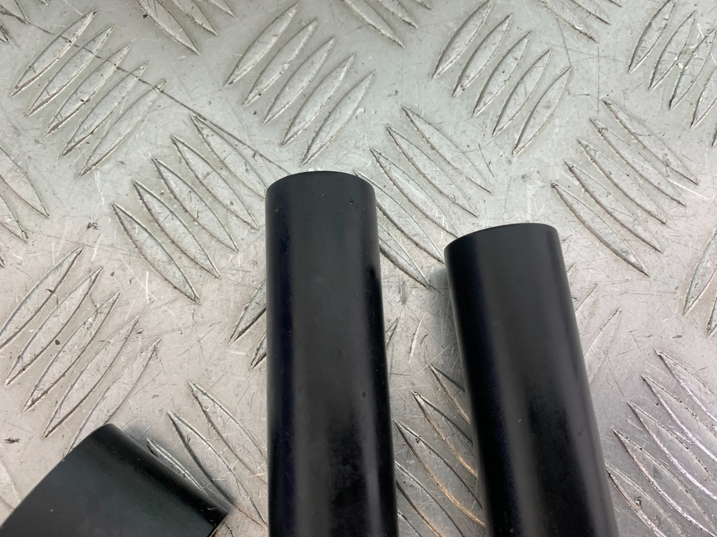 HARLEY DAVIDSON FXS BLACKLINE 1585 HANDLEBAR RISERS  YEAR 2012 (CMB1147)
