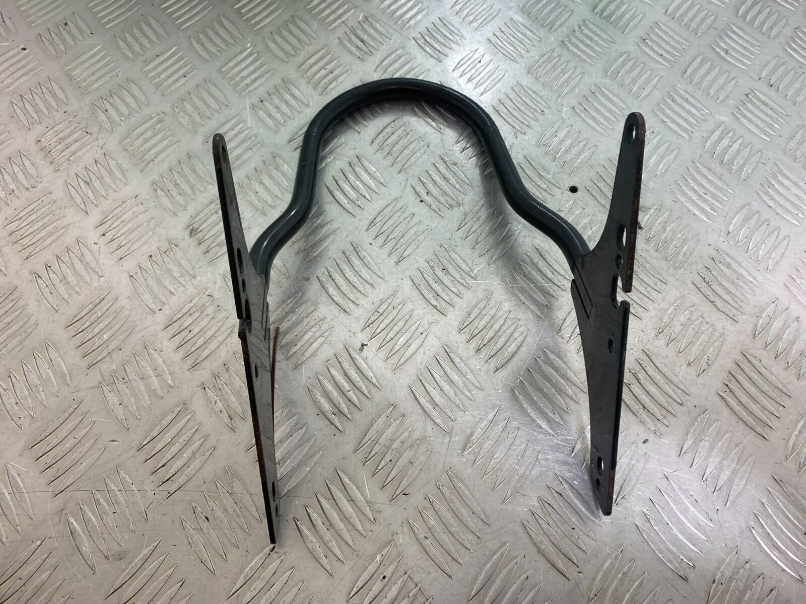 HARLEY DAVIDSON XL883 N IROD GRAB RAIL  YEAR 2020  (CMB1116)