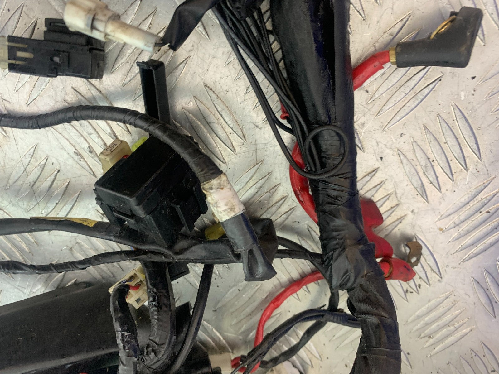 YAMAHA YZF R1 14 B BIG BANG WIRING LOOM  2009-11 (CMB1175)