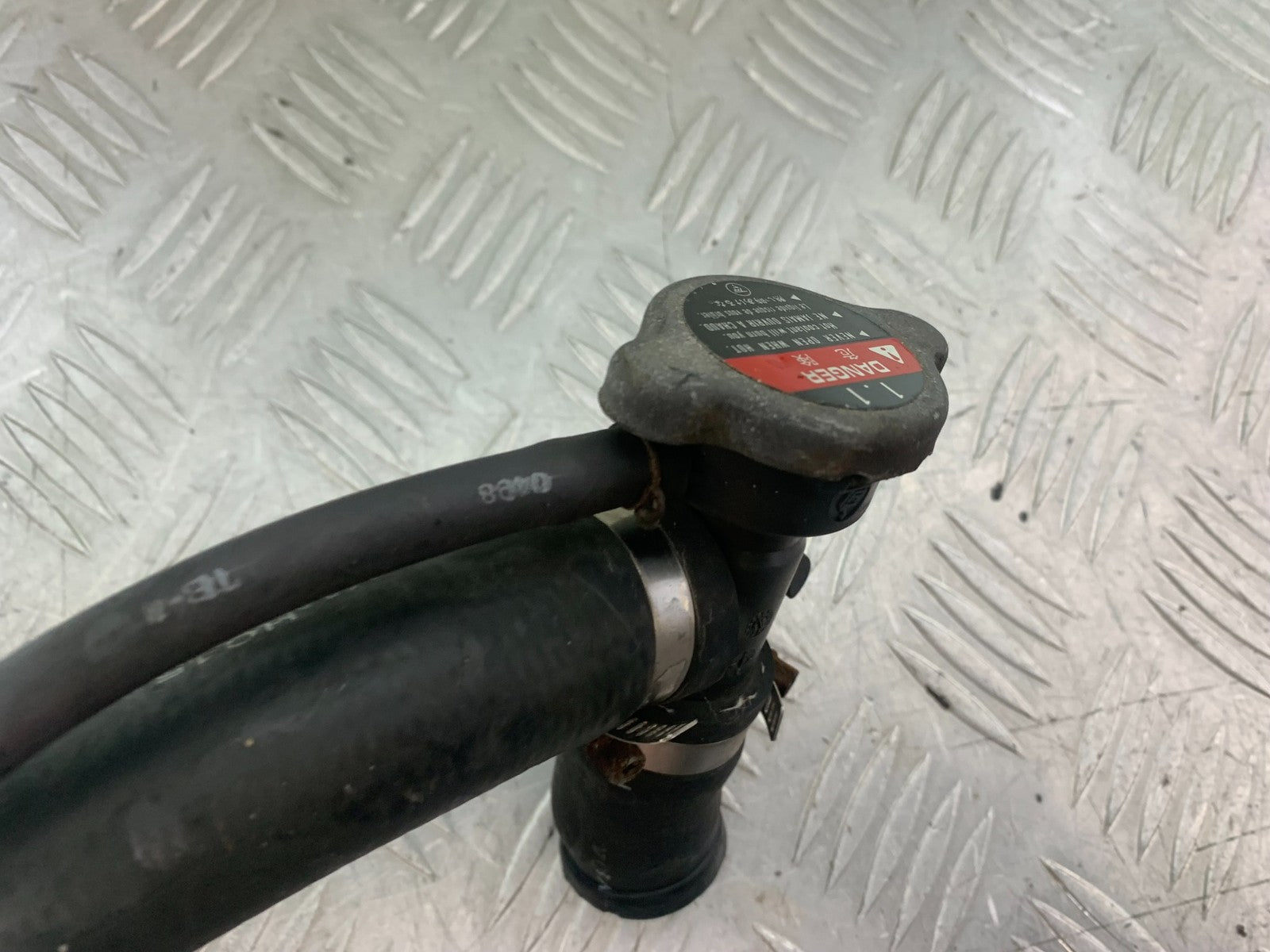 HONDA VFR800 PRE V-TEC RADIATOR CAP  YEAR 1998-2001 (CMB1233)